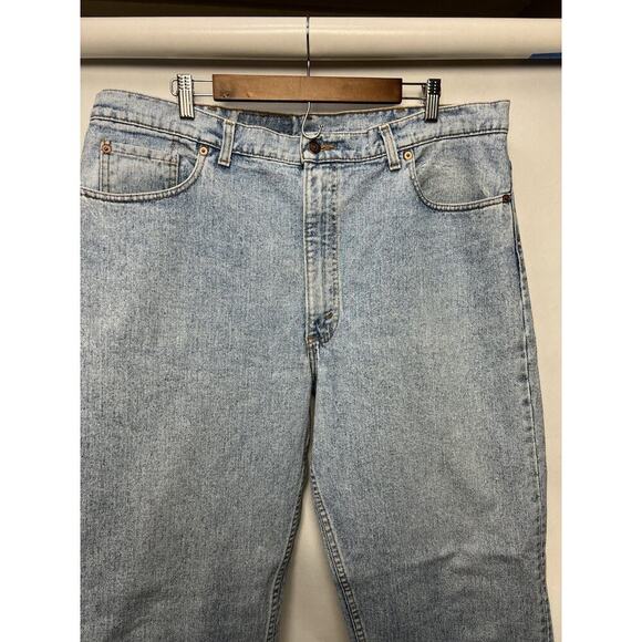Vintage Levi’s 550 Relaxed Fit Straight Leg Jeans Light Blue Men's Size 42 x32 - Picture 4 of 10